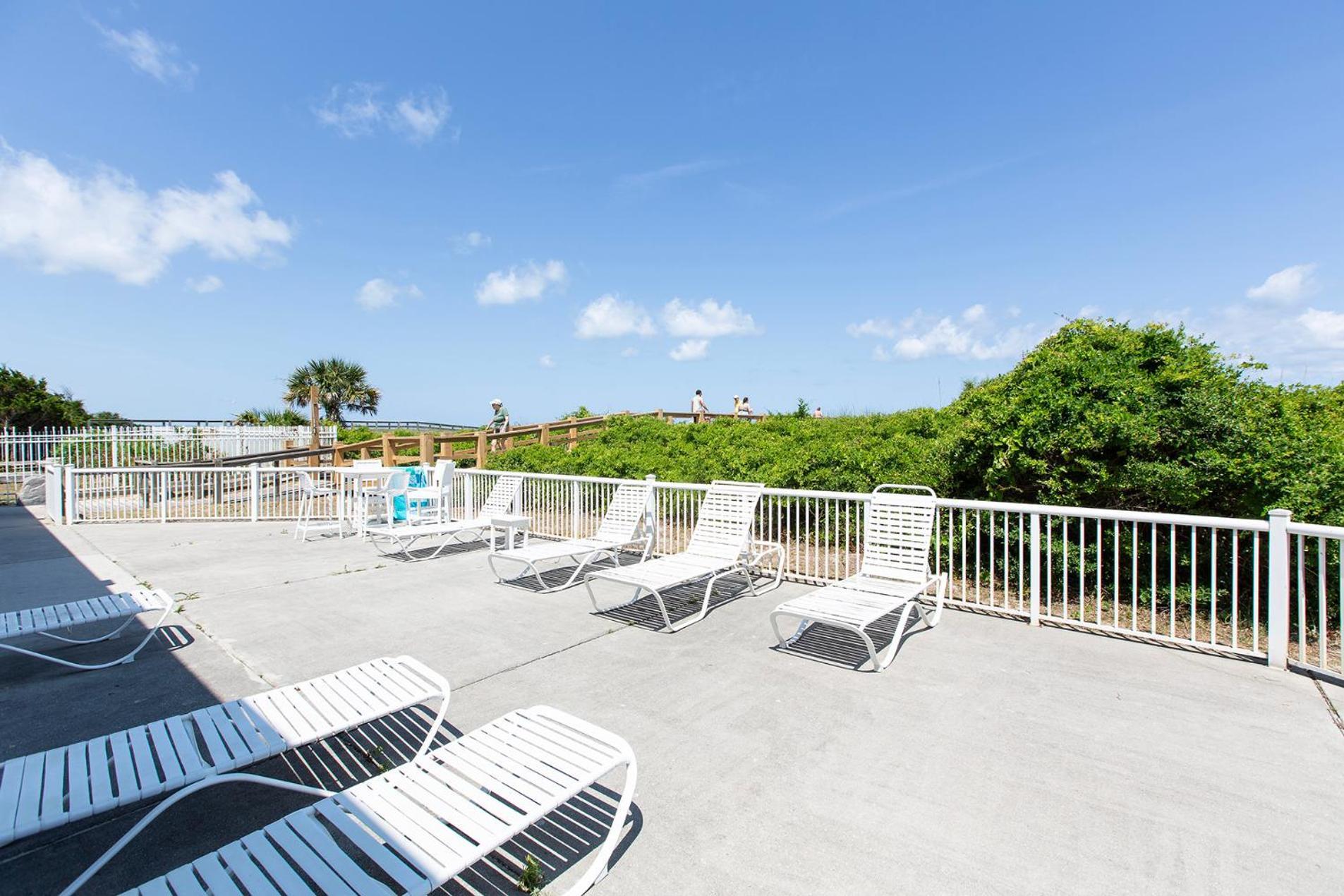 Golden Sands Carolina Beach Oceanfront, Tapestry By Hilton Exterior photo