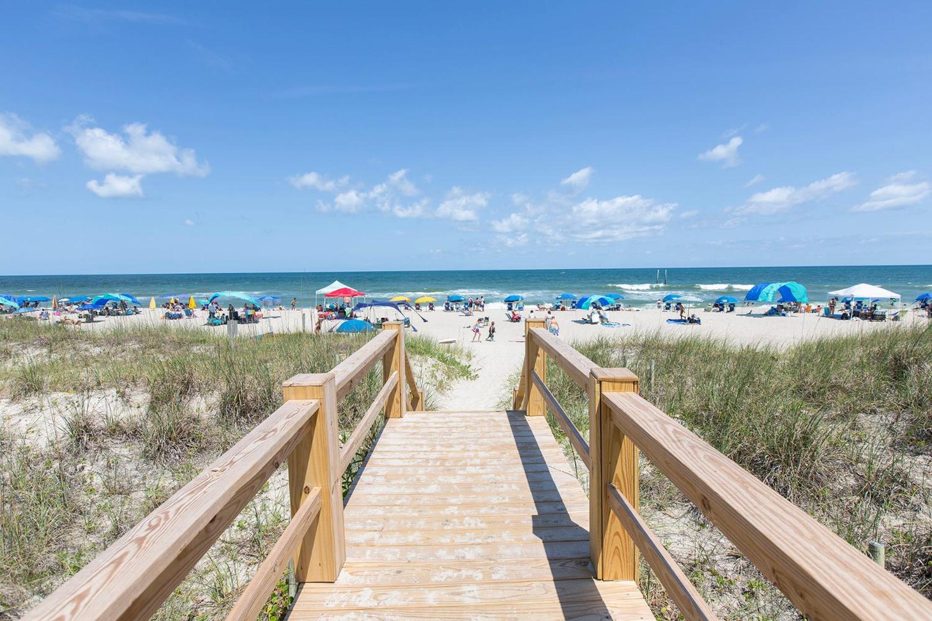 Golden Sands Carolina Beach Oceanfront, Tapestry By Hilton Exterior photo